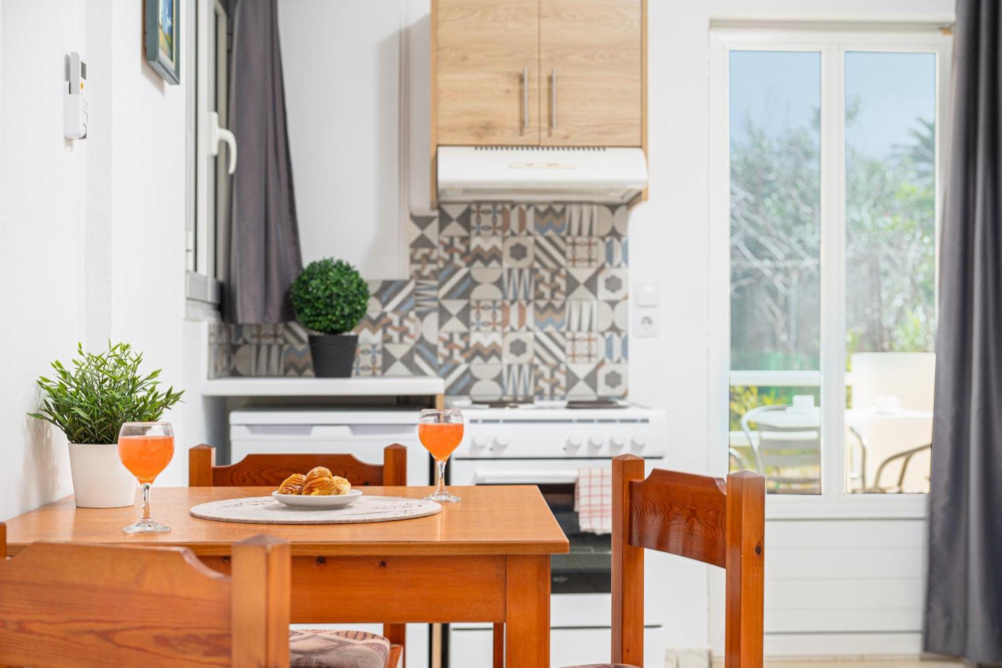 Mylos Apartments Anissaras Херсонисос Екстериор снимка